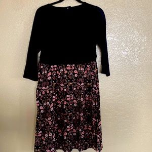 Short/mid length dress long sleeves